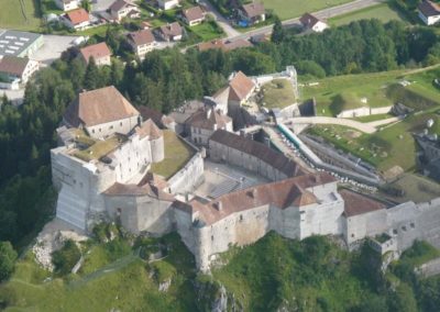 Le château de Joux à la Cluse et Mijoux